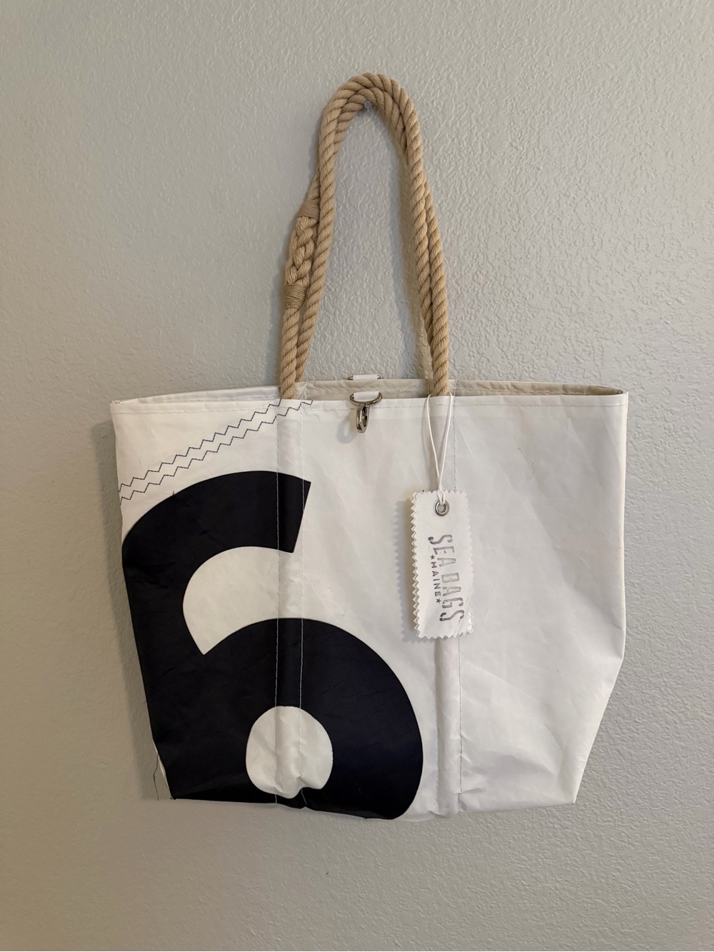 White & Black Number-Graphic Rope Handle Tote